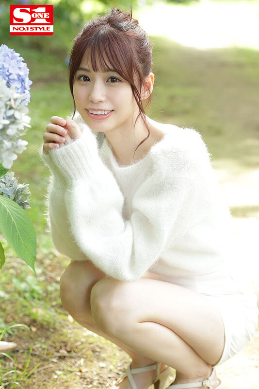 清純さに惚れて何度も告白した結果、やっと付き合えた彼女は ドン引きするほどのおち〇ぽ好きビッチだった… 未歩なな 画像1