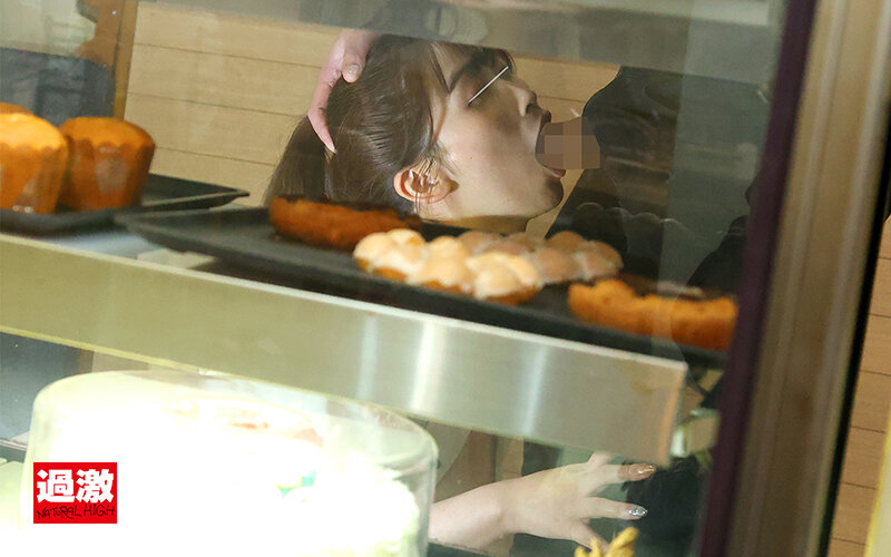 カフェ娘連鎖痴●7 営業中の店内でイキ堕ちた言いなり店員を利用する数珠つなぎ痴●計画 画像11