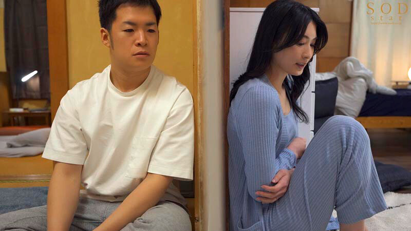 僕の住むアパートの隣室の美人妻は欲求不満だった。夫婦喧嘩で空いた直径10cmの壁穴越しに立ちバックで膣奥を突きまくった密かな不倫関係5日間。 本庄鈴 画像5