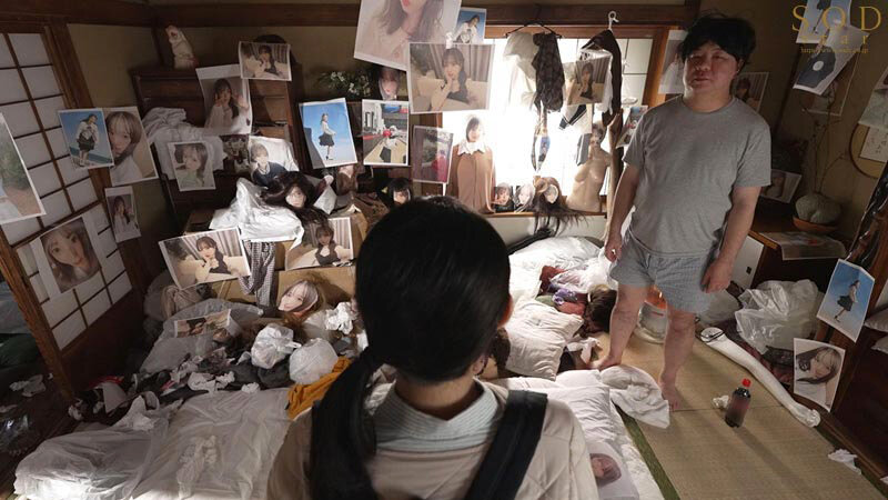 引きこもり訪問支援 ゴミ屋敷に放置された大量のシコティッシュに見かねて内緒でチンカス塗れのチンチンも笑顔で性サポートしてくれる優しいお手伝いさん 小湊よつ葉 画像10