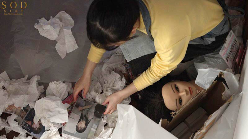 引きこもり訪問支援 ゴミ屋敷に放置された大量のシコティッシュに見かねて内緒でチンカス塗れのチンチンも笑顔で性サポートしてくれる優しいお手伝いさん 小湊よつ葉 画像5