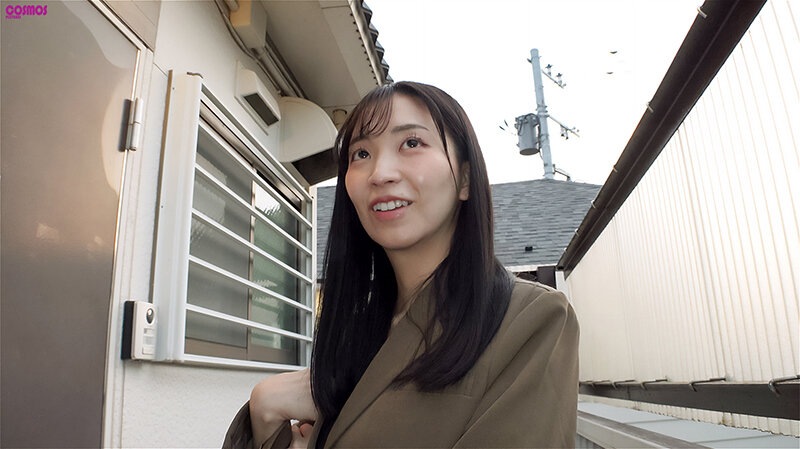 素人妻が一般大学生の自宅にコンドーム1つ渡され一泊一度のゴム姦では満足できず宿泊中2度もガチ中出しを許してしまう騎乗位で巨乳揺らす淫靡妻 まゆみさん 32歳 画像2