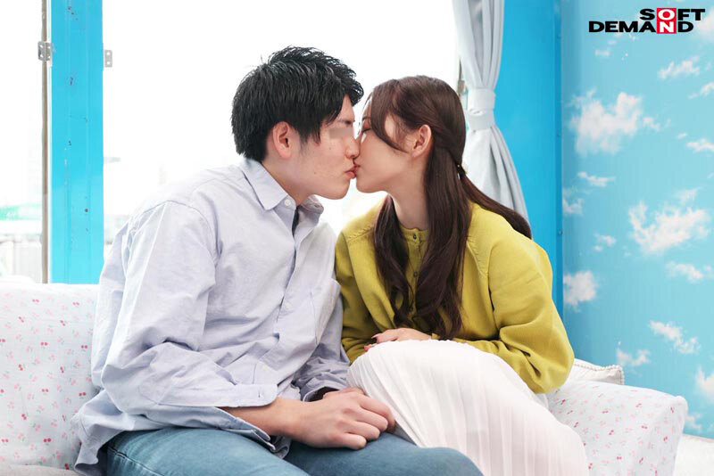 「童貞くんのオナニーのお手伝いしてくれませんか…」街中で声をかけた母性溢れる優しい巨乳女子大生が童貞くんを赤面筆おろし！ 画像7