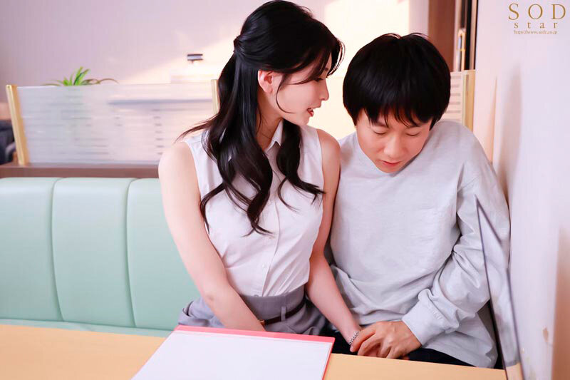 同棲するため物件を内見にきたカップルの彼氏を寝取って生ハメ中出しさせる淫乱美脚な不動産レディ 本庄鈴 画像11