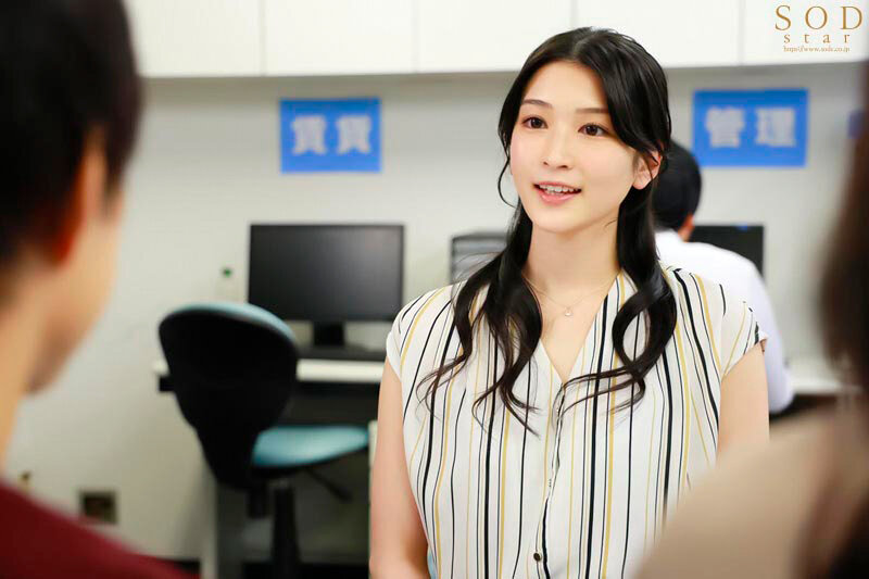 同棲するため物件を内見にきたカップルの彼氏を寝取って生ハメ中出しさせる淫乱美脚な不動産レディ 本庄鈴 画像3